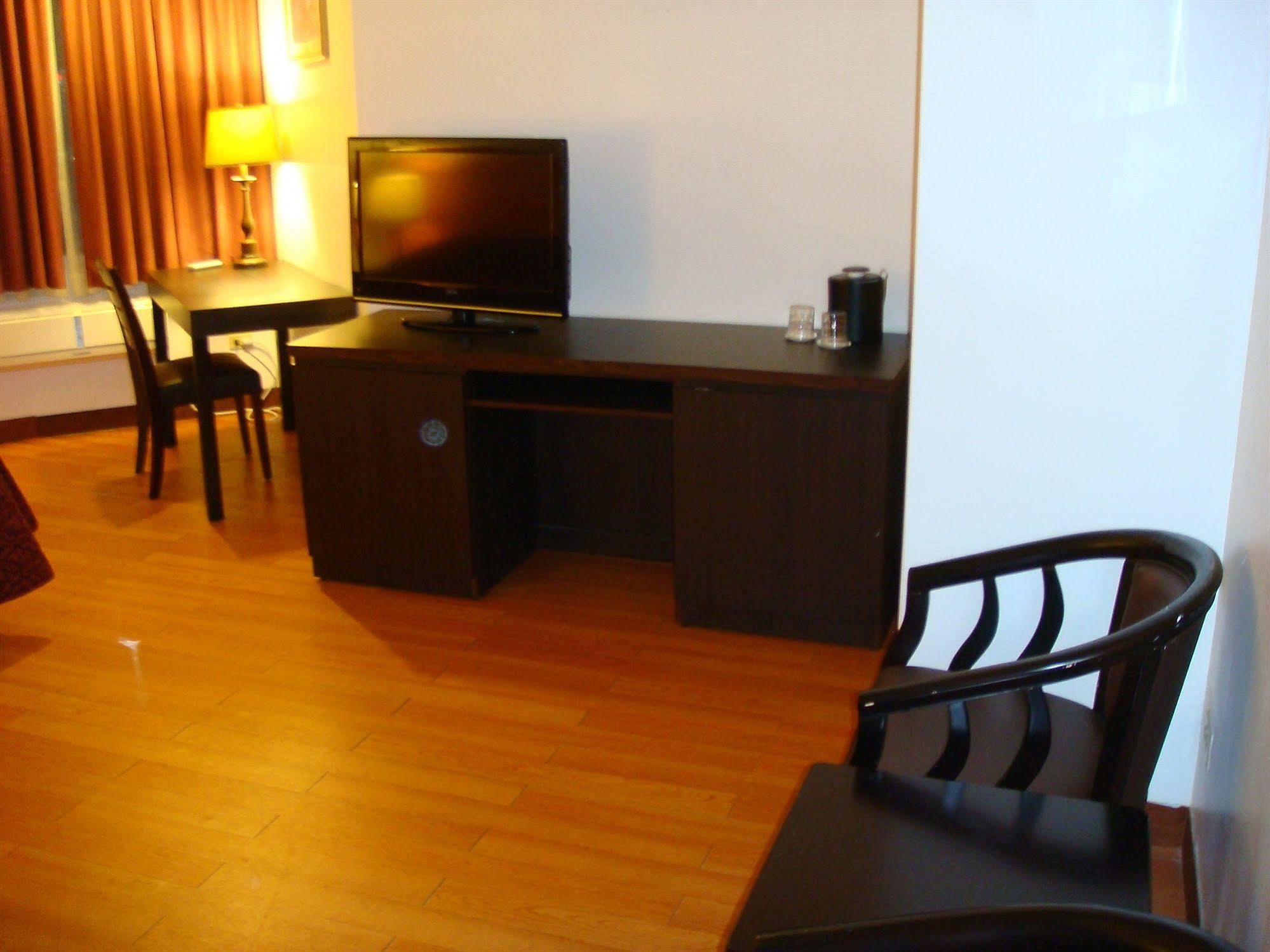Grand Plaza Hotel Tumon Bagian luar foto